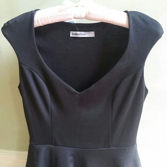 𝅺BAILEY BLUE BASIC BLACK PEPLUM DRESS - Picture 2 of 8